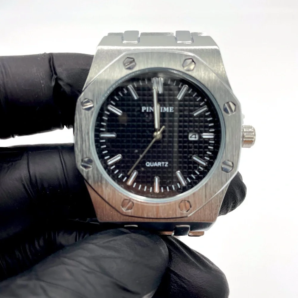 PINTIME Silver and Black Quartz Watch